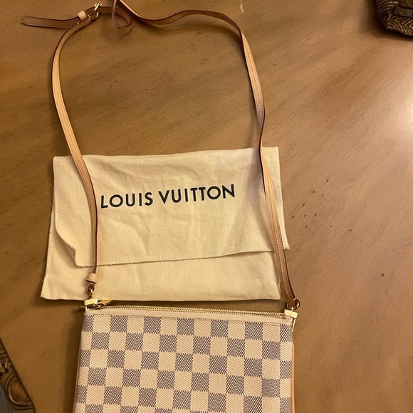 Louis Vuitton double zipper pochette - Picture 3 of 5